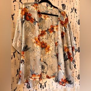Berry & cream shawl/top/tunic